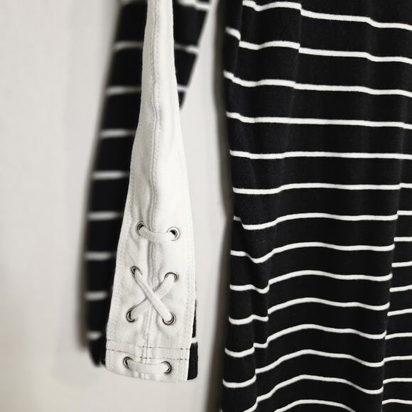 Chaps Womens' 3/4 Sleeve Black White Stripe Knit Top Laced Accent Sleeve Size M - Picture 4 of 7
